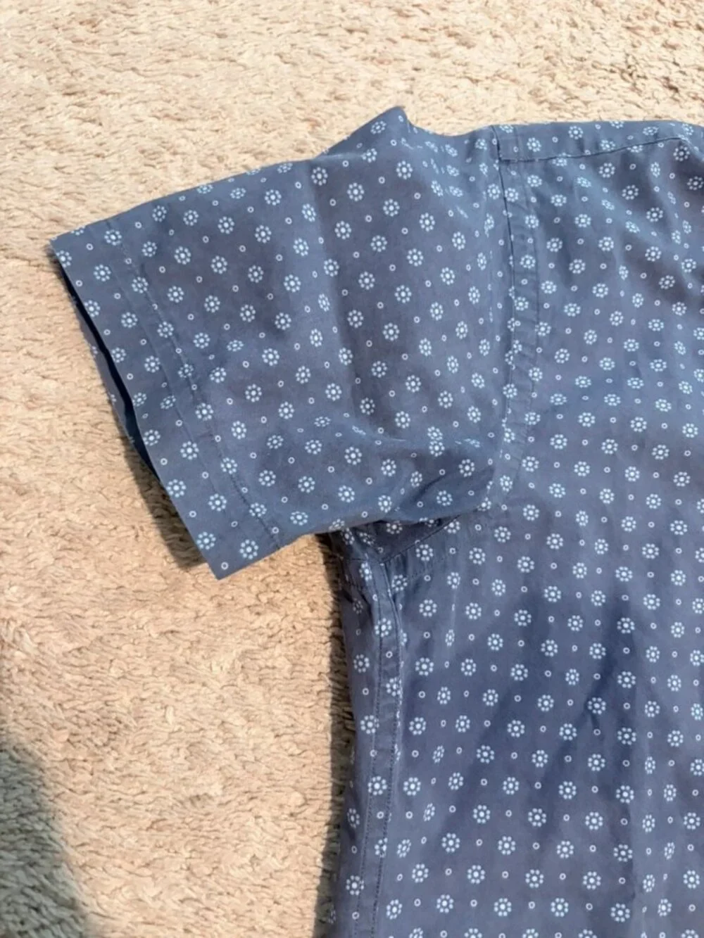 Blue-Gray Short Sleeve Button-Up Shirt with Floral Geometric Pattern, Size L